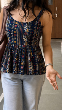 Bandhej tops 